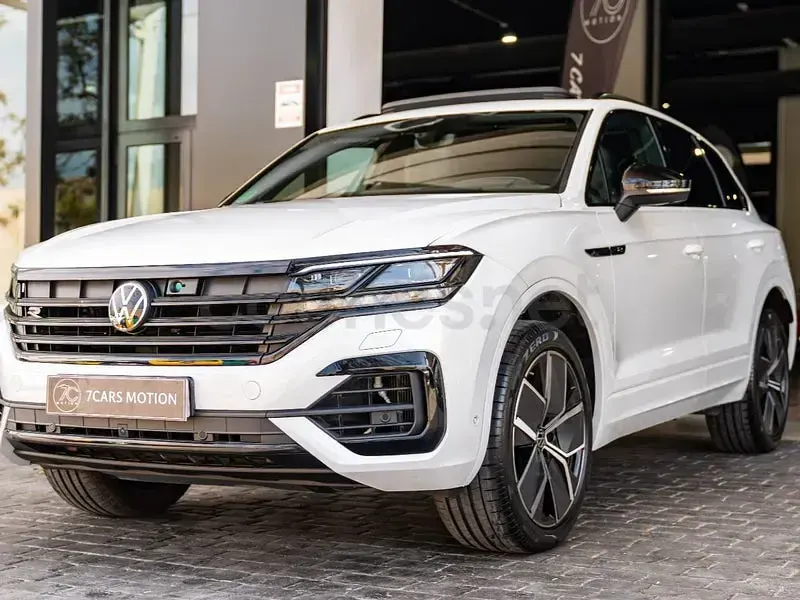 Second-hand VW Touareg R-line 286 CP (210 kW) 2023 Alb SUV