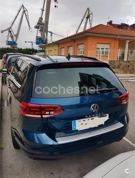 Usado VW Passat Executive 150 CV (110 kW) 2021 Azul Familiar