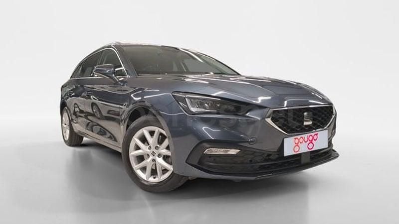 Usado Seat Leon Style 116 CV (85 kW) 2025 Gris / plata Berlina