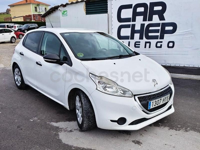Usado Peugeot 208 Access 68 CV (50 kW) 2014 Blanco Utilitario