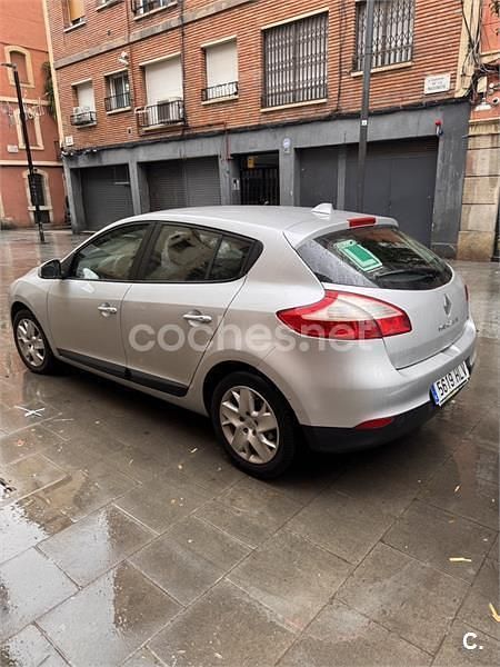 Usado Renault Mégane Expression 115 CV (84 kW) 2012 Gris / plata Berlina