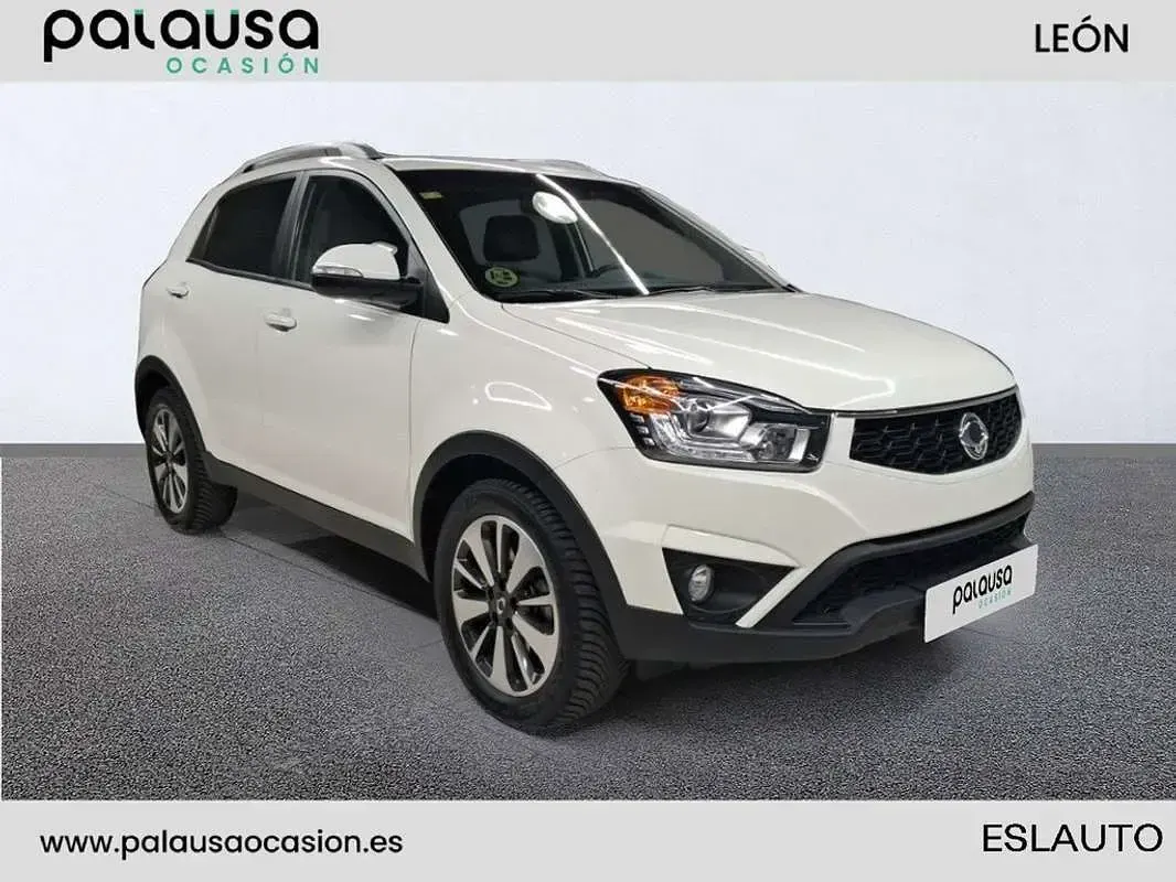 Usado SsangYong Korando Limited 175 CV (128 kW) 2015 Blanco SUV