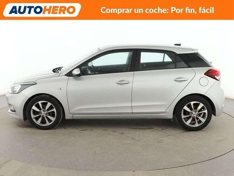 Usado Hyundai i20 101 CV (74 kW) 2018 Gris Utilitario