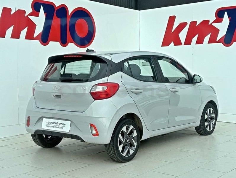 Usado Hyundai i10 63 CV (46 kW) 2025 Gris / plata Utilitario
