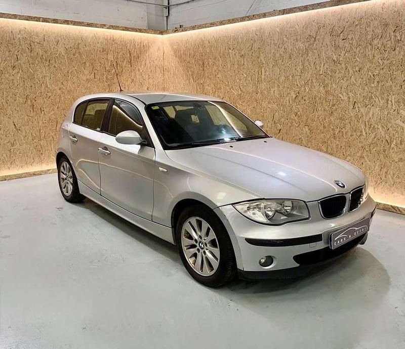 Usado BMW 116 114 CV (83 kW) 2005 Gris Utilitario