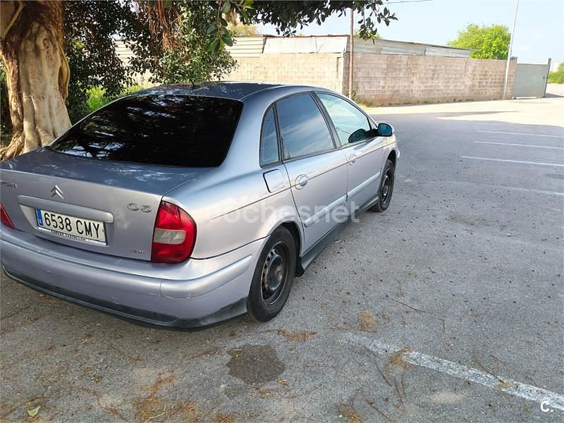 Usado Citroën C5 Exclusive 138 HP (101 kW) 2003 Azul Sedan