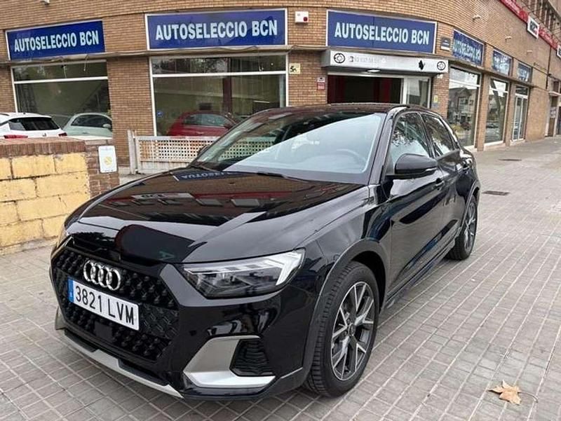 Gris Usado 2021 Audi A1 Sportback Black Edition Utilitario | 23.900 € (Un poco caro) - Imagen 1/4
