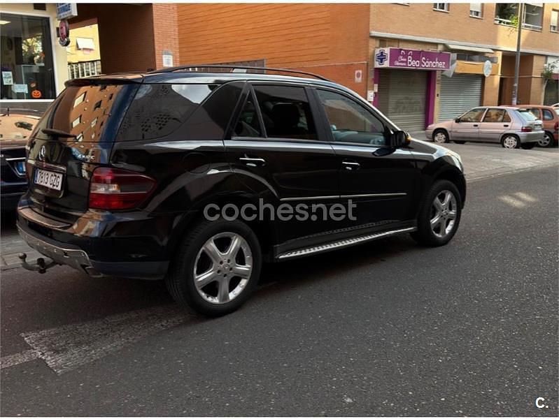 Usado Mercedes ML320 224 CV (164 kW) 2008 Negro SUV
