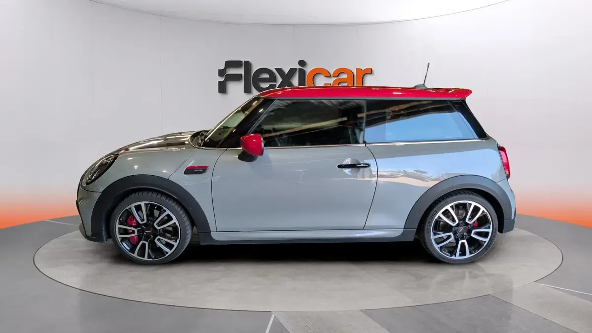 Usado Mini John Cooper Works 231 CV (169 kW) 2022 Gris Utilitario