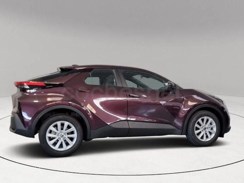 Usado Toyota C-HR Active 140 CV (102 kW) 2024 Violeta / lila SUV