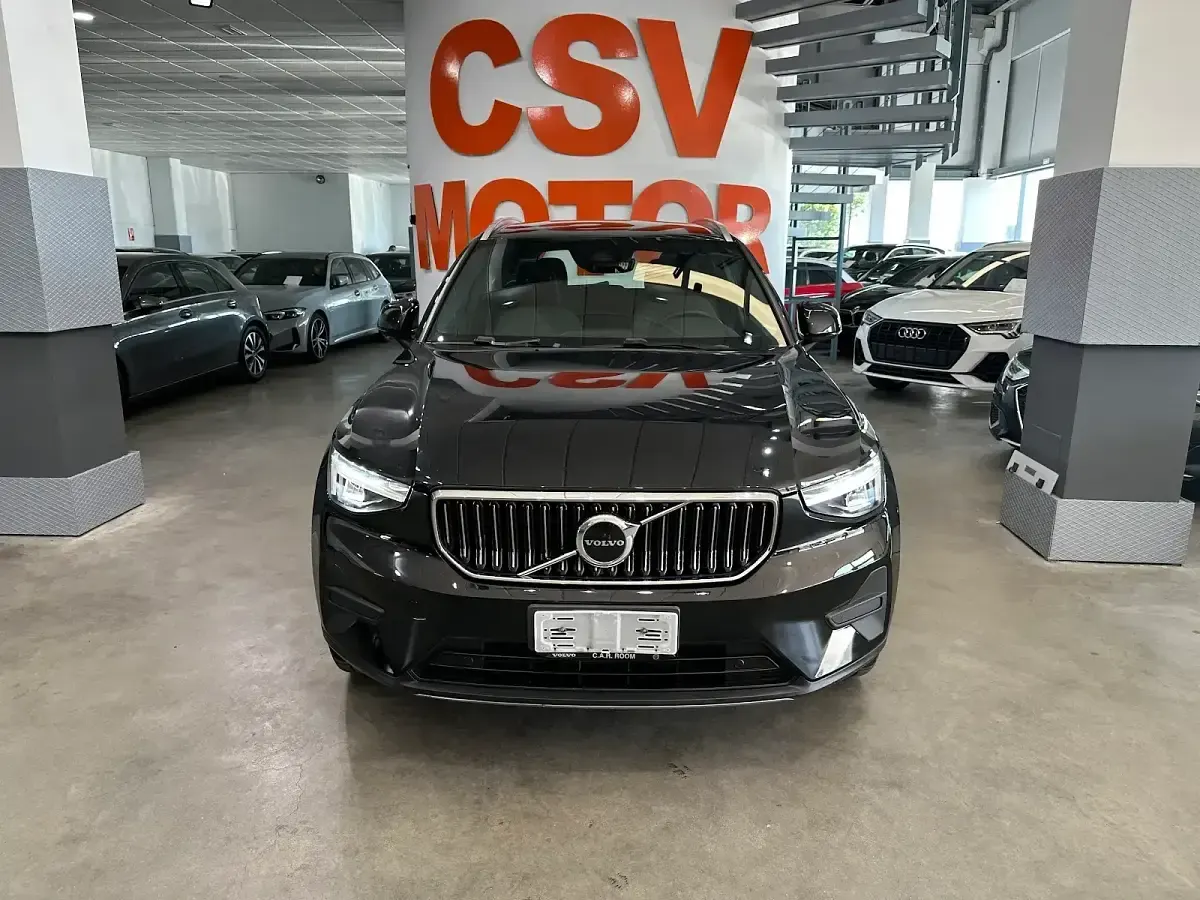 Usado Volvo XC40 Core 211 CV (155 kW) 2022 Negro SUV