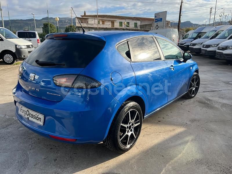 Usado Seat Leon Reference 105 CV (77 kW) 2012 Azul Berlina