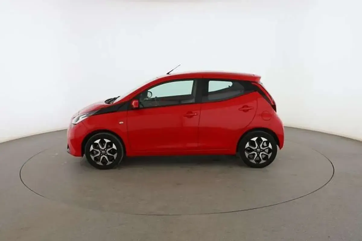 Occasion Toyota Aygo X-play 72 PK (52 kW) 2020 Rood Hatchback
