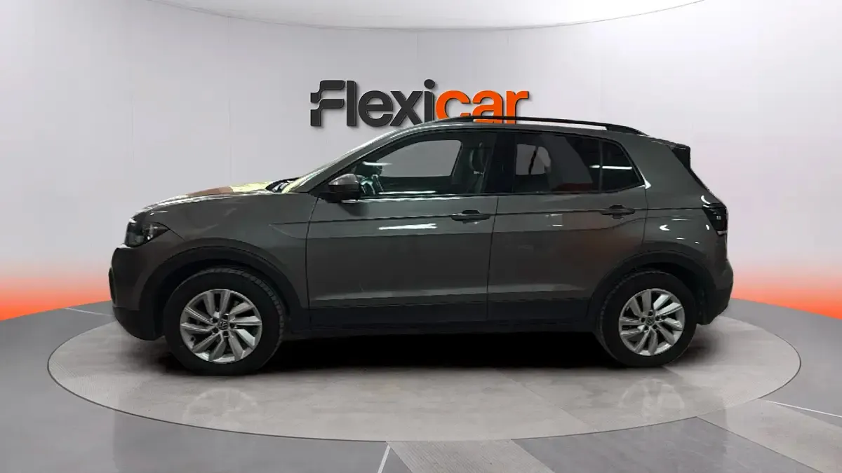 Usado VW T-Cross Sportline 110 CV (80 kW) 2021 Gris SUV