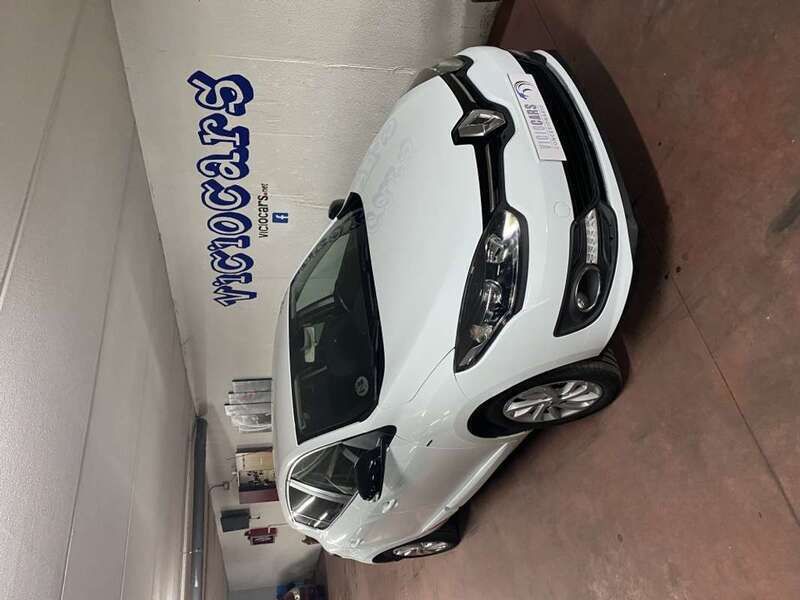 Blanco Usado 2015 Renault Mégane III LIMITED Utilitario | 7999 € (Precio justo) - Imagen 1/4