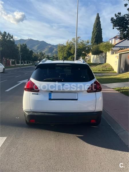 Usado Peugeot 2008 Style 82 CV (60 kW) 2018 Blanco SUV