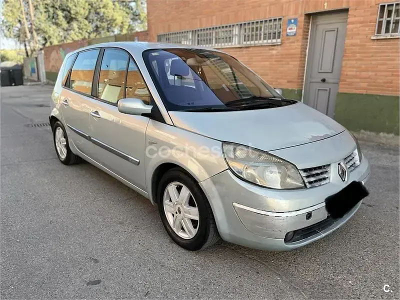 Usado Renault Scénic Dynamique 120 CV (88 kW) 2003 Gris / plata Monovolumen