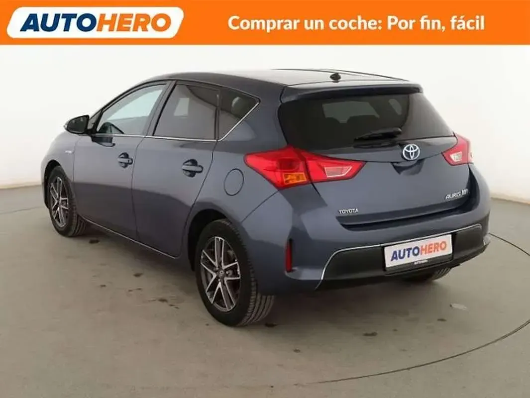 Usado Toyota Auris Hybrid Active 136 CV (100 kW) 2015 Azul Utilitario