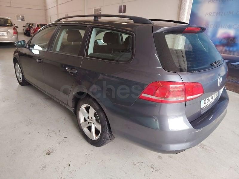 Usado VW Passat Edition 105 CV (77 kW) 2011 Gris / plata Familiar