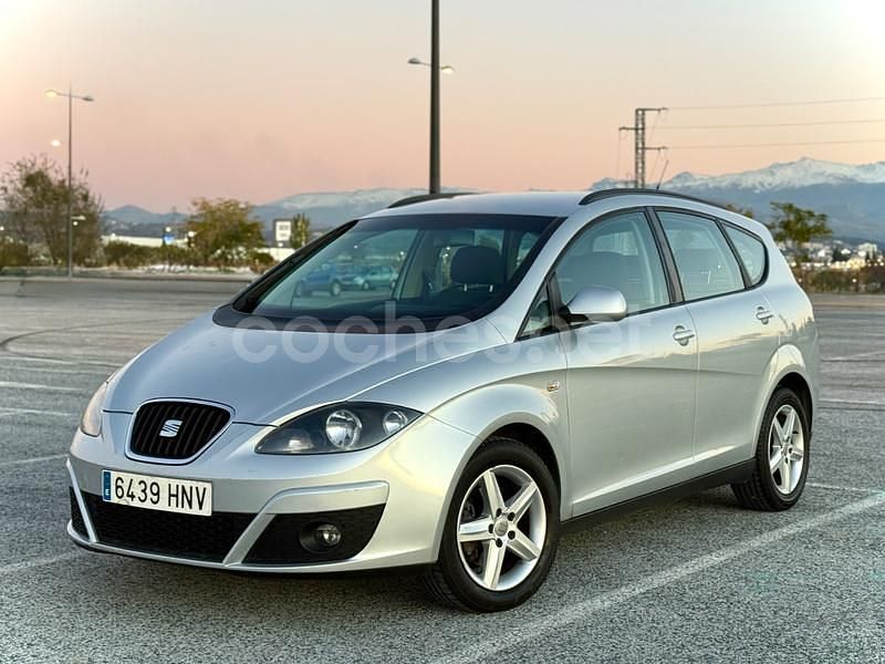 Gris / plata Usado 2013 Seat Altea XL I-Tech Monovolumen | 4900 € (Precio justo) - Imagen 1/4