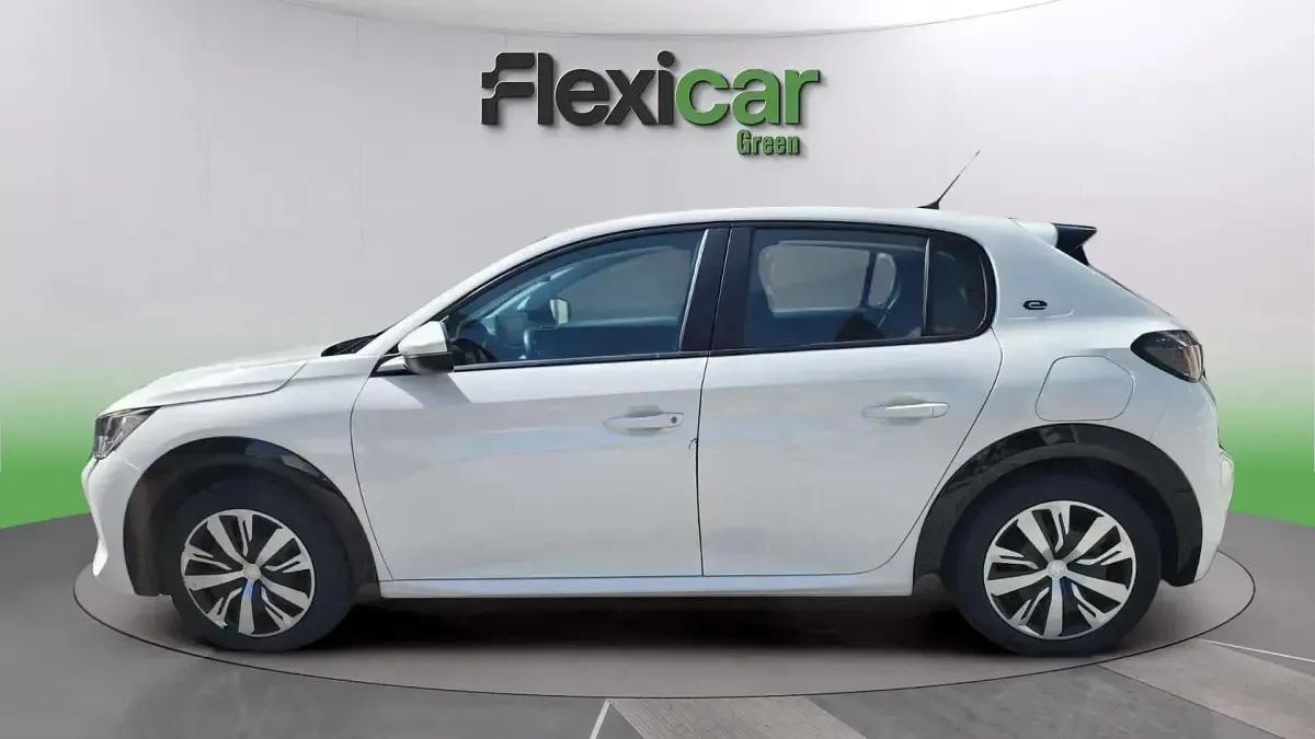 Usado Peugeot 208 Active 100 kW (136 CV) 2022 Blanco Utilitario