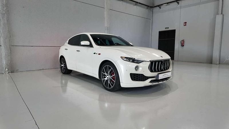Blanco Usado 2017 Maserati Levante SUV | 49.999 € (Un poco caro) - Imagen 1/4