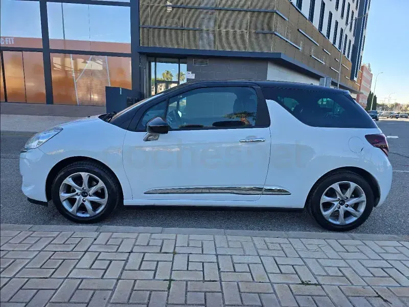 Usado DS Automobiles DS3 Style 99 CV (72 kW) 2018 Blanco Berlina
