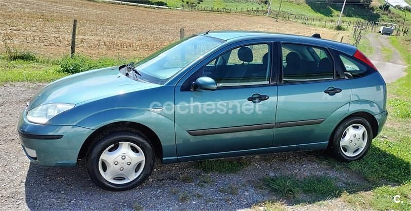 Verde Usado 2002 Ford Focus Trend Berlina | 1500 € (Precio justo) - Imagen 1/4