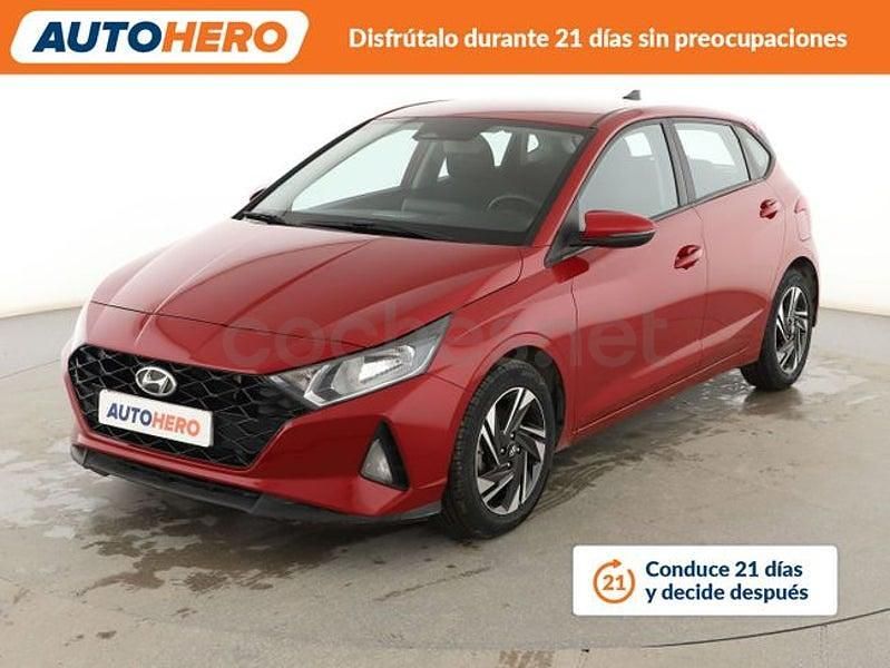Usado Hyundai i20 101 CV (74 kW) 2021 Rojo Berlina