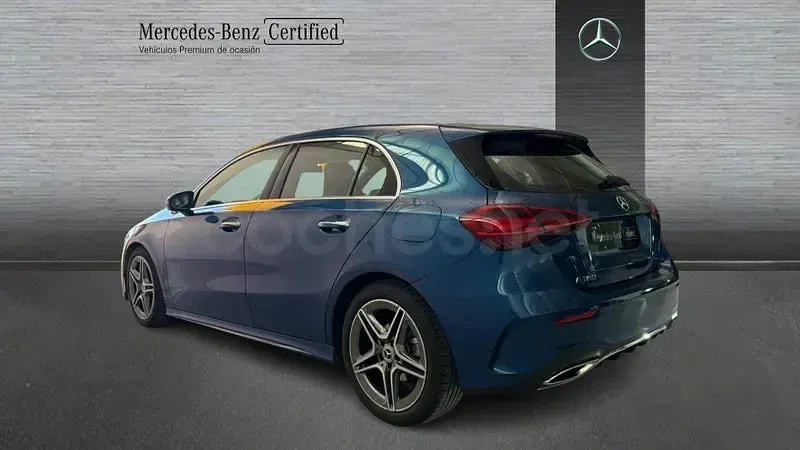 Usado Mercedes A180 136 CV (100 kW) 2025 Azul Berlina