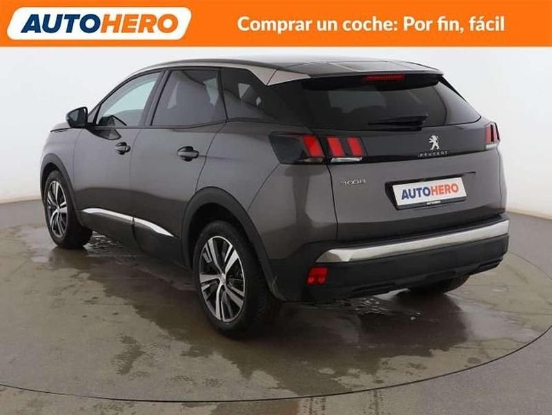 Usado Peugeot 3008 Allure 131 CV (96 kW) 2022 Gris SUV