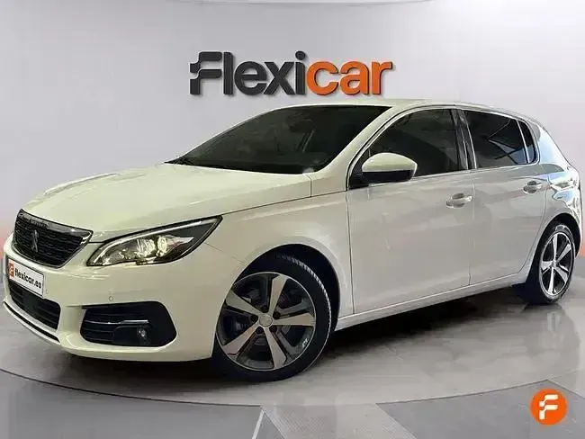 Usado Peugeot 308 Allure 130 CV (95 kW) 2018 Blanco Berlina
