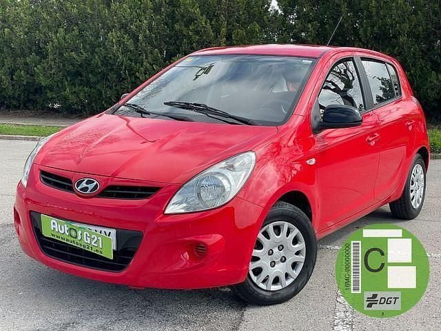 Usado Hyundai i20 Classic 78 CV (57 kW) 2010 Rojo Utilitario