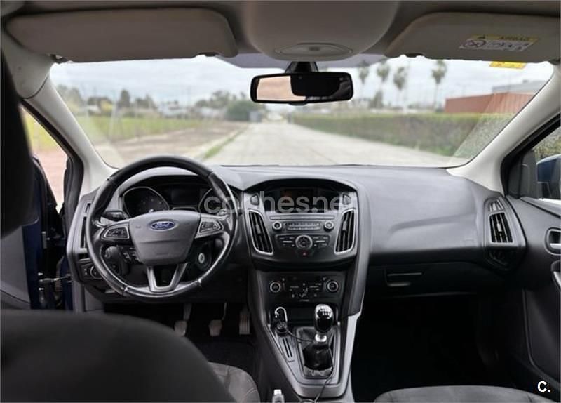 Usado Ford Focus Trend 115 CV (84 kW) 2015 Azul Familiar