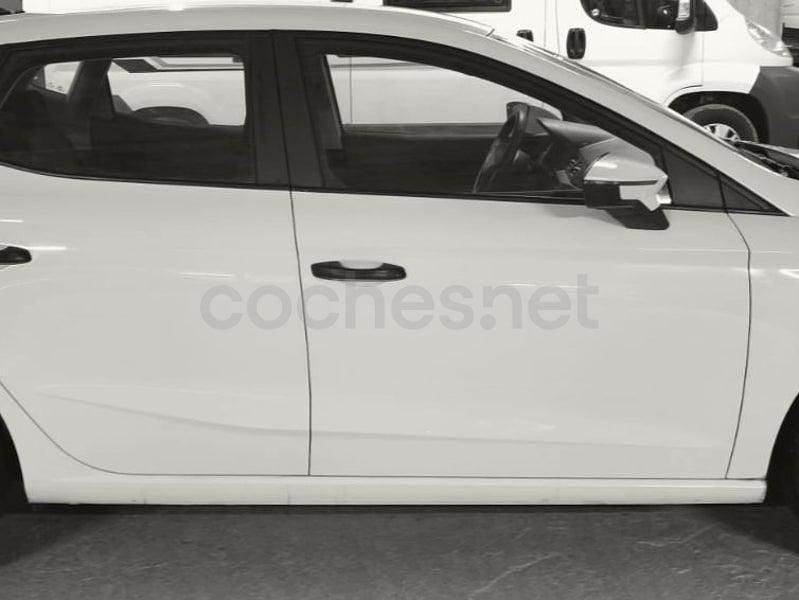 Usado Seat Ibiza Reference 80 CV (58 kW) 2019 Blanco Utilitario