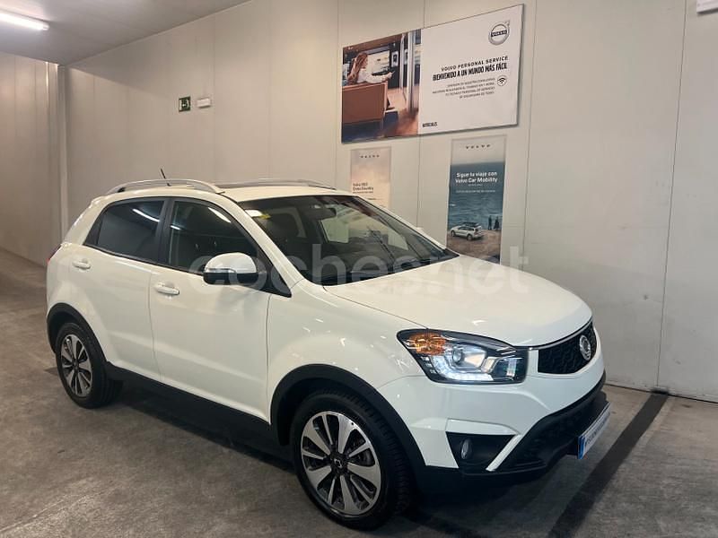 Blanco Usado 2014 Ssangyong (KGM) Korando Limited SUV | 9999 € (Precio justo) - Imagen 1/4