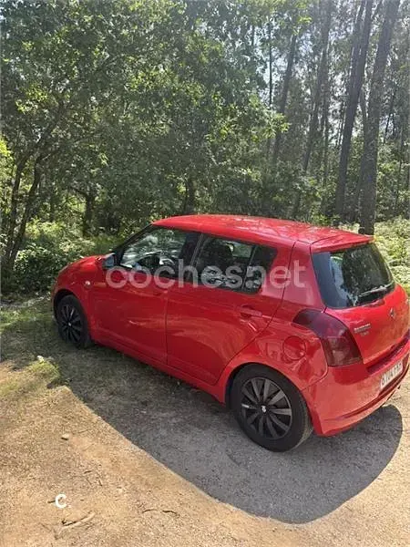 Usado Suzuki Swift GL 92 CV (67 kW) 2007 Rojo Utilitario
