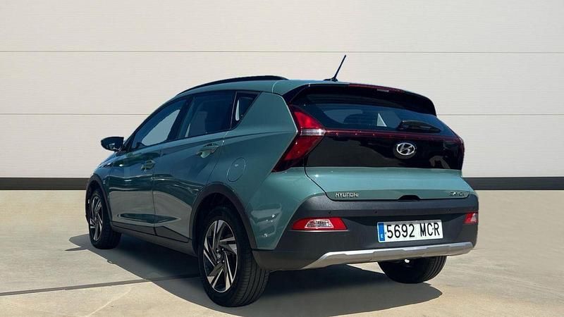 Usado Hyundai Bayon 100 CV (73 kW) 2022 Verde SUV