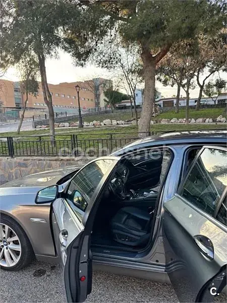 Usado BMW 530 235 CV (172 kW) 2011 Gris / plata Berlina