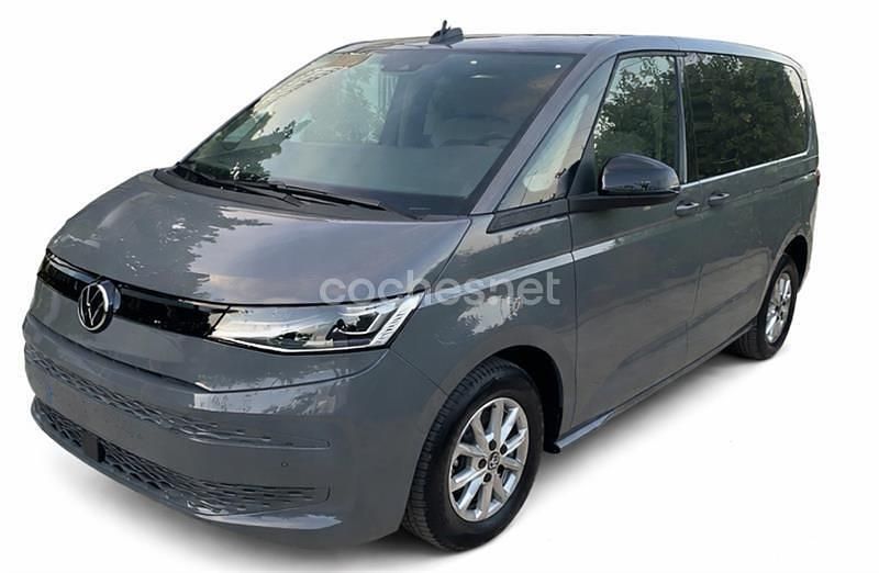 Usado VW Multivan Style 150 CV (110 kW) 2023 Gris / plata Van