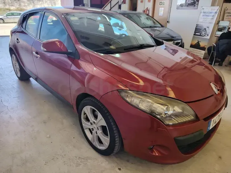 Usado Renault Mégane III Dynamique 180 CV (132 kW) 2009 Rojo Berlina