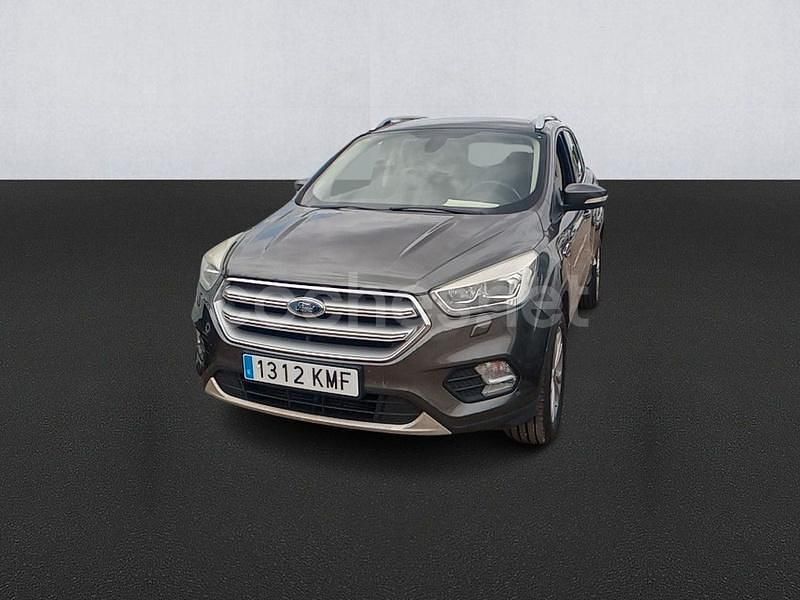 Gris / plata Usado 2018 Ford Kuga Titanium SUV | 18.800 € (Un poco caro) - Imagen 1/4