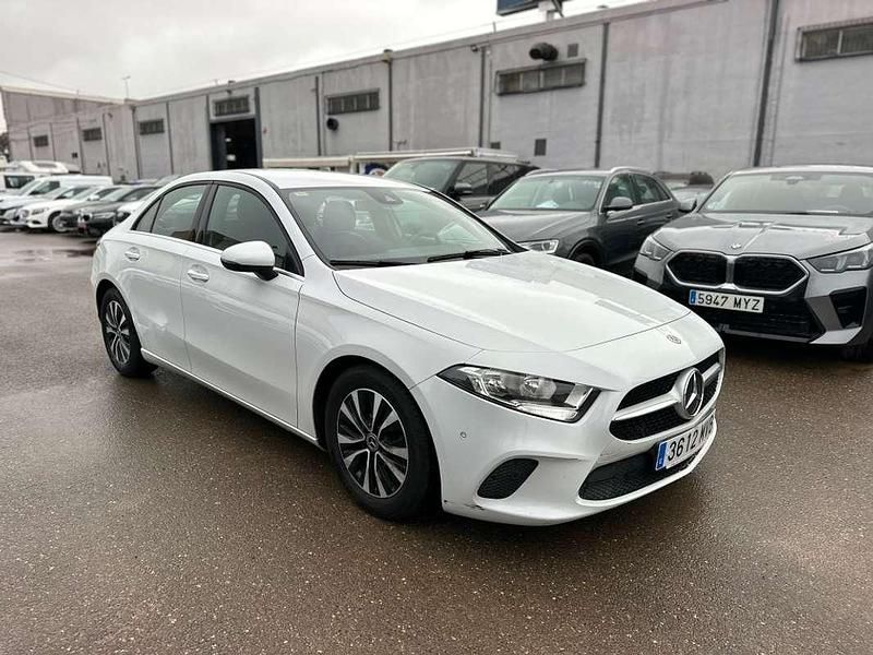 Usado Mercedes A180 116 CV (85 kW) 2021 Blanco Berlina