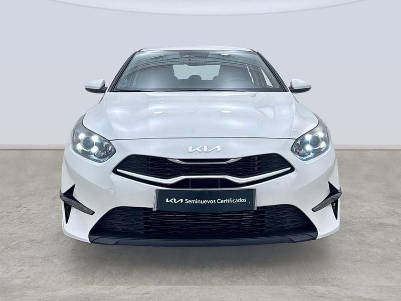Usado Kia Ceed 101 CV (74 kW) 2025 Blanco Utilitario