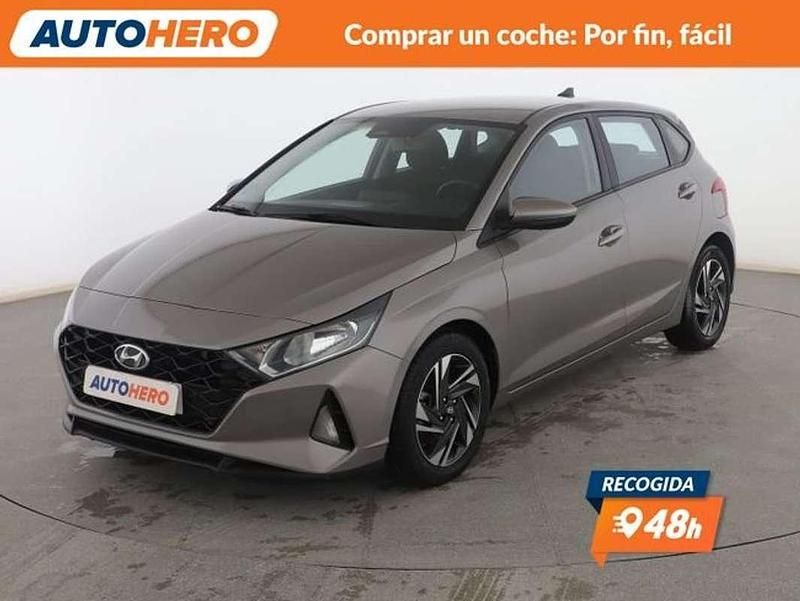 Usado Hyundai i20 101 CV (74 kW) 2022 Gris Utilitario