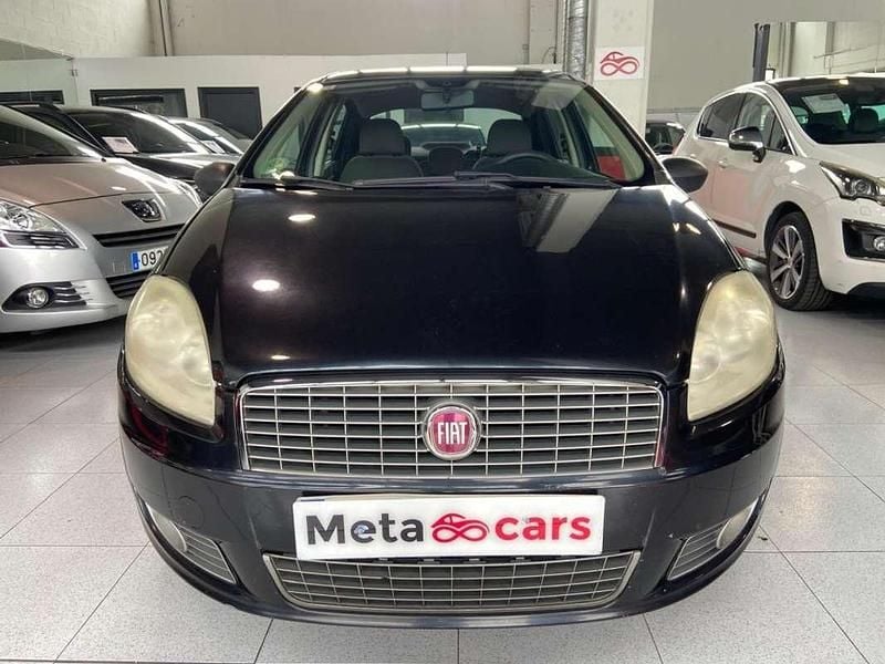 Usado Fiat Linea Active 77 CV (56 kW) 2009 Negro Berlina