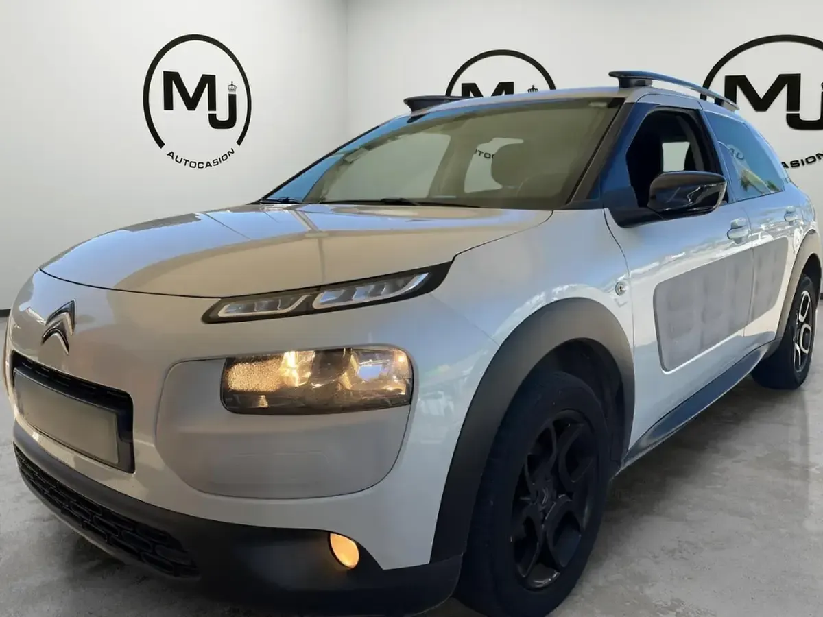 Usado Citroën C4 Cactus Feel 82 CV (60 kW) 2017 Blanco Utilitario