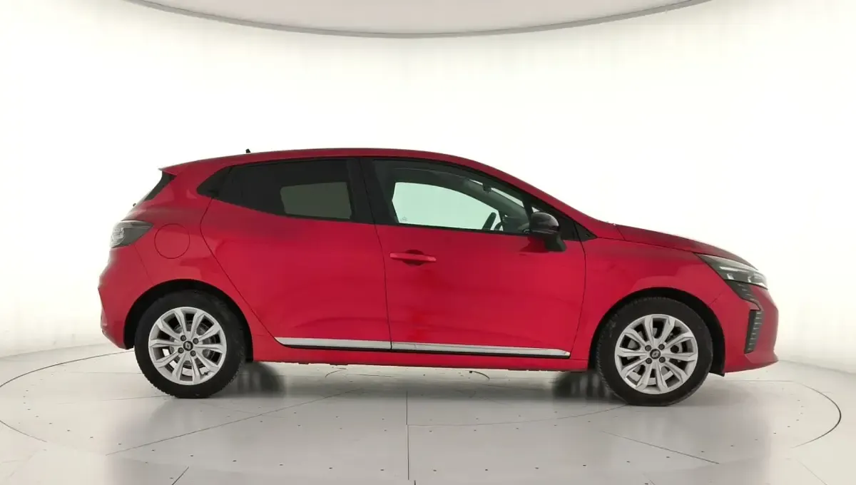 Usado Renault Clio V Evolution 100 CV (73 kW) 2025 Rojo deseo Berlina