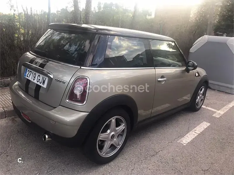 Usado Mini Cooper 120 CV (88 kW) 2008 Gris / plata Utilitario