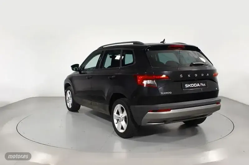 Usado Skoda Karoq Ambition 150 CV (110 kW) 2021 Negro SUV